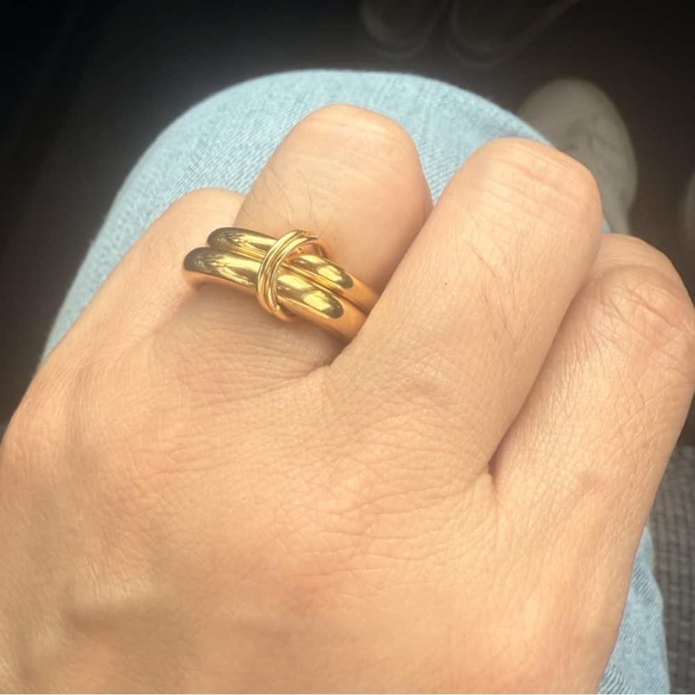 18k Gold Plated stacked Rings Set size 8 - Picture 2 of 3